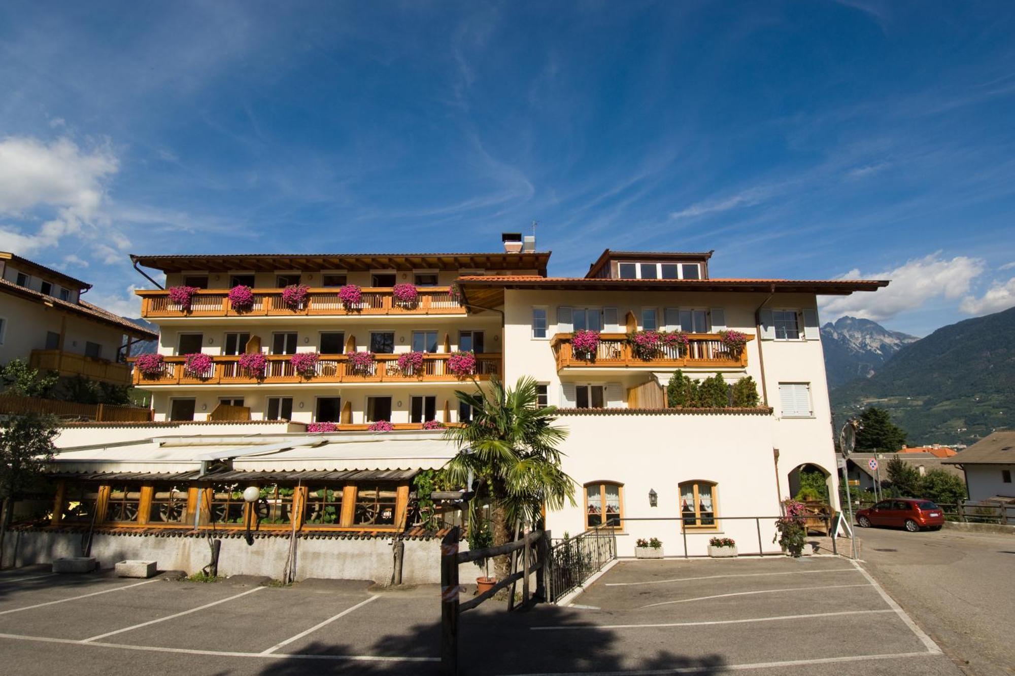 Hotel Löwenwirt Cermes Buitenkant foto